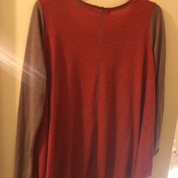 Altar’’s State Sweater - Picture 4 of 4